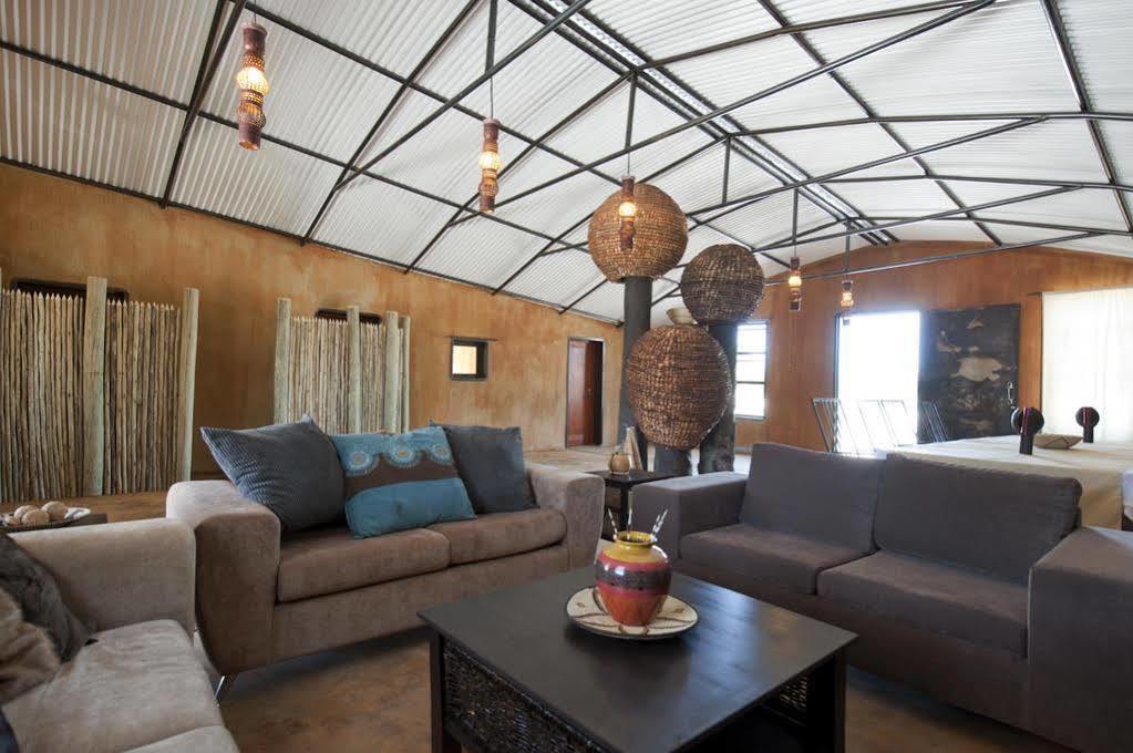 Ongula Village Homestead Lodge Ondangua Extérieur photo
